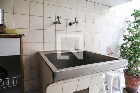 Casa à venda com 160m², 3 quartos e 2 vagas Casa à venda com 160m², 3 quartos e 2 vagasÁrea de Serviço