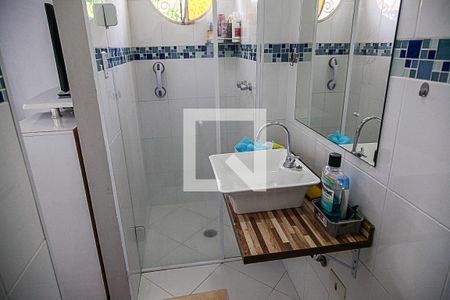 Casa à venda com 160m², 3 quartos e 2 vagas Casa à venda com 160m², 3 quartos e 2 vagasBanheiro da Suíte