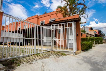 Casa de condomínio para alugar com 94m², 2 quartos e 1 vaga Casa de condomínio para alugar com 94m², 2 quartos e 1 vagaFachada
