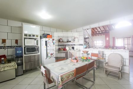 Casa à venda com 200m², 2 quartos e 2 vagas Casa à venda com 200m², 2 quartos e 2 vagasCozinha