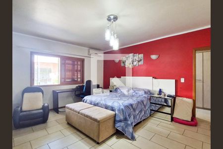 Casa à venda com 200m², 2 quartos e 2 vagas Casa à venda com 200m², 2 quartos e 2 vagasSuite