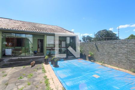 Casa à venda com 200m², 2 quartos e 2 vagas Casa à venda com 200m², 2 quartos e 2 vagasPiscina