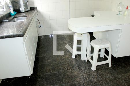 Apartamento à venda com 74m², 2 quartos e 1 vagaCozinha