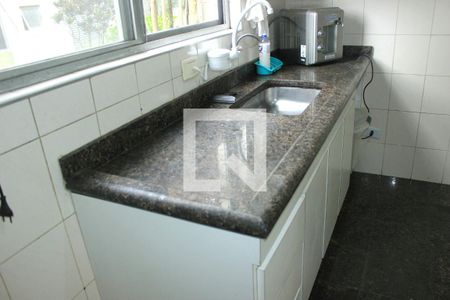 Apartamento à venda com 74m², 2 quartos e 1 vagaCozinha