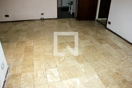 Sala, vista do piso e acessos entrada e cozinha de apartamento à venda com 2 quartos, 74m² em Vila Hulda, Guarulhos