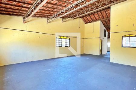 Casa à venda com 264m², 3 quartos e 3 vagasSótão