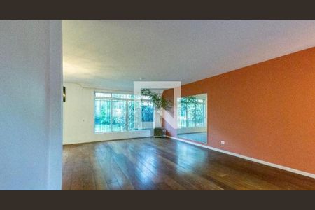 Casa à venda com 3 quartos, 256m² em Moema, São Paulo