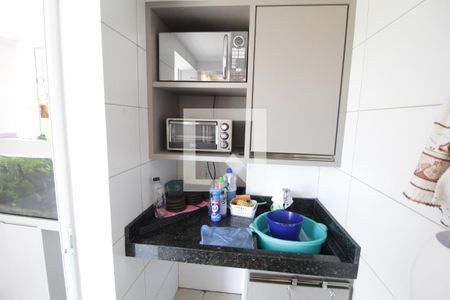 Cozinha e Área de Serviço de apartamento para alugar com 2 quartos, 61m² em Aclimação, Uberlândia