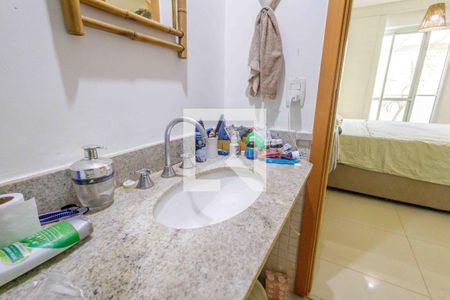 Apartamento à venda com 188m², 3 quartos e 2 vagasBanheiro da Suíte 1