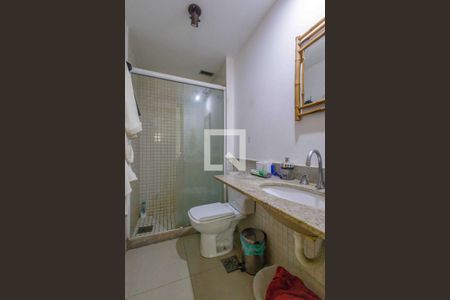 Apartamento à venda com 188m², 3 quartos e 2 vagasBanheiro da Suíte 1