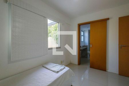 Apartamento à venda com 188m², 3 quartos e 2 vagasSuíte 2