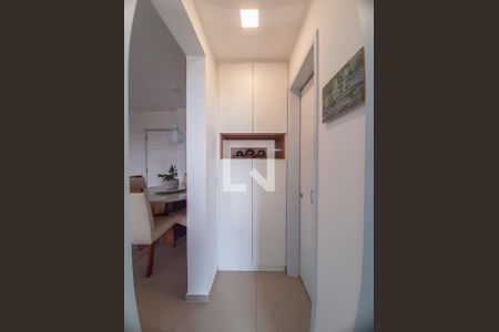 Apartamento à venda com 76m², 2 quartos e 1 vagaCorredor
