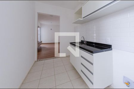 Cozinha de apartamento para alugar com 2 quartos, 53m² em Buritis, Belo Horizonte