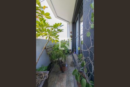 Apartamento à venda com 187m², 3 quartos e 3 vagas Apartamento à venda com 187m², 3 quartos e 3 vagasVaranda