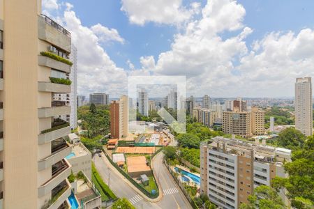 Sala (vista) de apartamento à venda com 3 quartos, 187m² em Vila Suzana, São Paulo