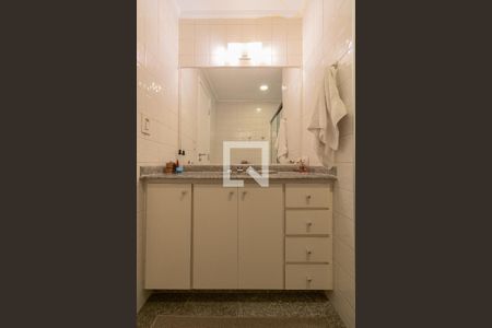 Apartamento à venda com 187m², 3 quartos e 3 vagas Apartamento à venda com 187m², 3 quartos e 3 vagasBanheiro