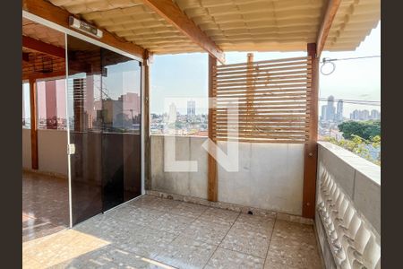 Casa à venda com 80m², 1 quarto e sem vaga Casa à venda com 80m², 1 quarto e sem vagaVaranda