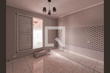 Casa para alugar com 2 quartos, 80m² em Vila Carolina, São Paulo