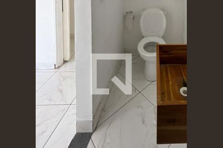 Casa à venda com 80m², 1 quarto e sem vaga Casa à venda com 80m², 1 quarto e sem vagaBanheiro da Suíte