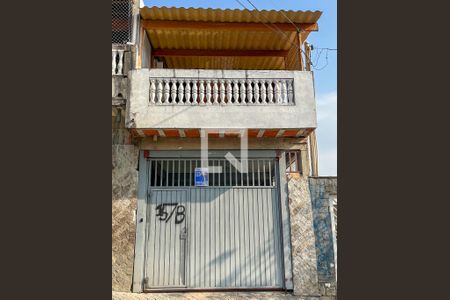 Casa à venda com 80m², 1 quarto e sem vaga Casa à venda com 80m², 1 quarto e sem vagaFachada