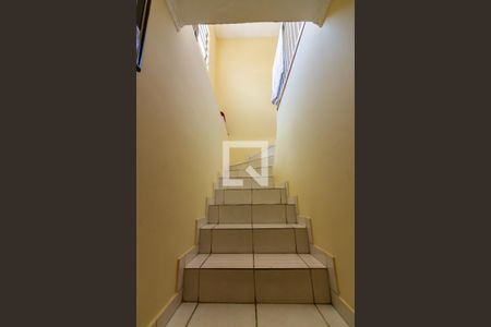 Escada de casa à venda com 4 quartos, 150m² em Jardim das Flores, Osasco
