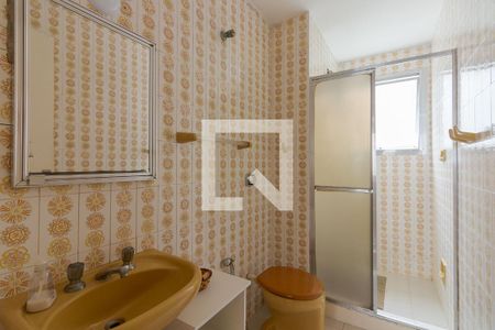 Banheiro de apartamento à venda com 1 quarto, 91m² em Floresta, Porto Alegre