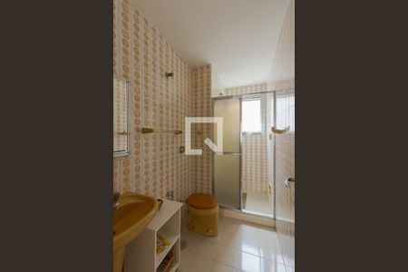 Banheiro de apartamento à venda com 1 quarto, 91m² em Floresta, Porto Alegre