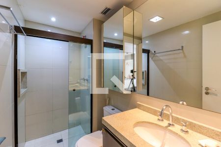 Banheiro de apartamento à venda com 1 quarto, 118m² em Vila Gertrudes, São Paulo