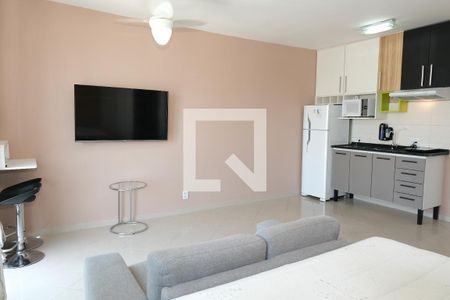 Sala/Cozinha de apartamento à venda com 1 quarto, 30m² em Pinheiros, São Paulo