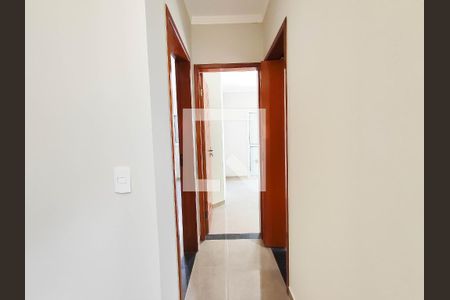 Corredor de apartamento à venda com 2 quartos, 48m² em Jardim Santo Alberto, Santo André