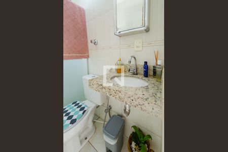 Banheiro de apartamento à venda com 2 quartos, 42m² em Havaí, Belo Horizonte