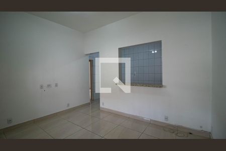 Sala de casa para alugar com 2 quartos, 140m² em Vila Constança, São Paulo