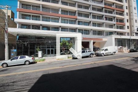 Studio para alugar com 28m², 1 quarto e sem vaga Studio para alugar com 28m², 1 quarto e sem vagaFachada