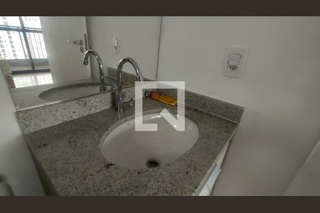 Banheiro de kitnet/studio para alugar com 1 quarto, 28m² em Ipiranga, São Paulo