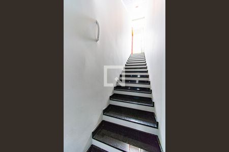 Escada de casa à venda com 3 quartos, 109m² em São José, Canoas