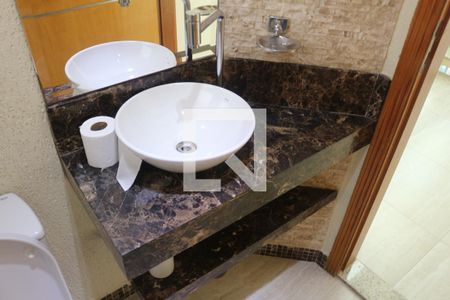 Casa à venda com 205m², 6 quartos e 4 vagasLavabo