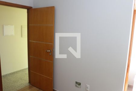 Casa à venda com 205m², 6 quartos e 4 vagasSuíte 2