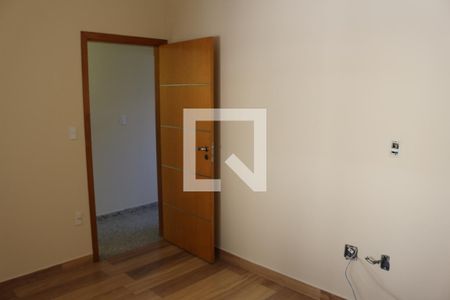 Casa à venda com 205m², 6 quartos e 4 vagasQuarto 1