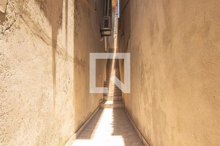 Casa para alugar com 90m², 2 quartos e sem vagaEscada