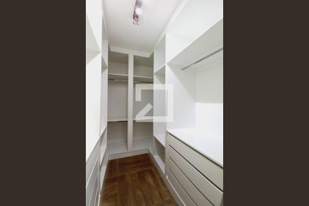 Casa para alugar com 150m², 3 quartos e 2 vagas Casa para alugar com 150m², 3 quartos e 2 vagasCloset da suíte 3