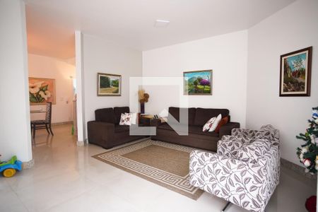 Sala de casa para alugar com 6 quartos, 137m² em Dona Clara, Belo Horizonte