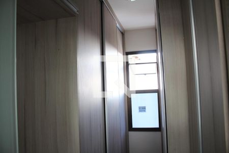 Apartamento à venda com 130m², 3 quartos e 4 vagasCloset Quarto 3