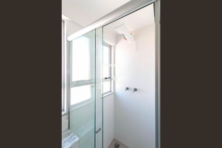 Apartamento à venda com 60m², 2 quartos e 2 vagasBanheiro Social