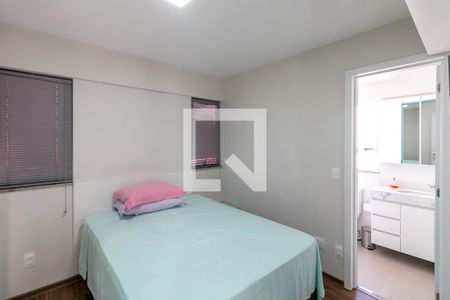Quarto Suíte de apartamento à venda com 2 quartos, 60m² em Santo Antônio, Belo Horizonte
