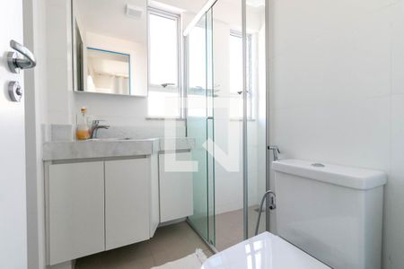 Apartamento à venda com 60m², 2 quartos e 2 vagasBanheiro Social