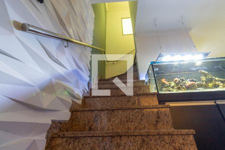 Escada de casa à venda com 3 quartos, 290m² em Vila Dalila, São Paulo