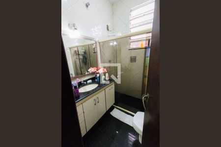 Casa de condomínio à venda com 210m², 3 quartos e 1 vagaBanheiro Social