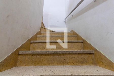 Escada de casa à venda com 3 quartos, 120m² em Vila Salete, São Paulo