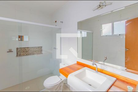 Casa à venda com 155m², 3 quartos e 2 vagasBanheiro