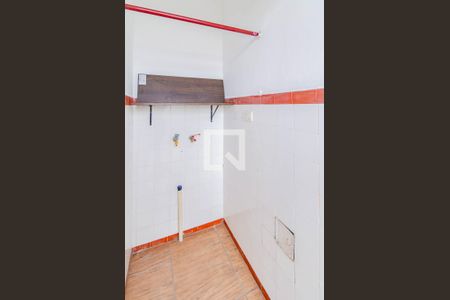 Casa à venda com 155m², 3 quartos e 2 vagasChuveiro do Banheiro de Serviço